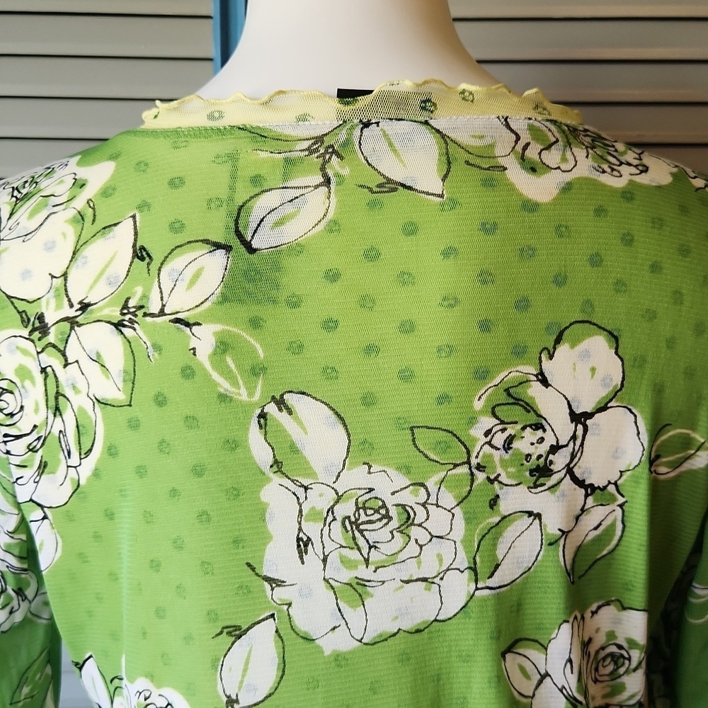 Axcess Green Floral Top - Picture 10 of 13